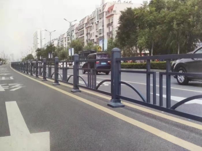 廣東護欄,東莞護欄,圍墻護欄,陽臺護欄,安全防護欄